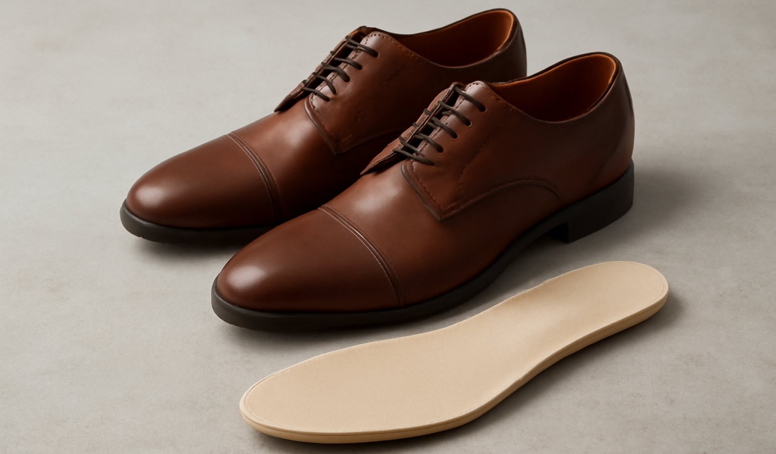 semelles fines moulées posées pres chaussures